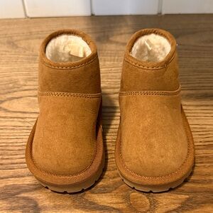 NEW baby gap Sherpa boot
